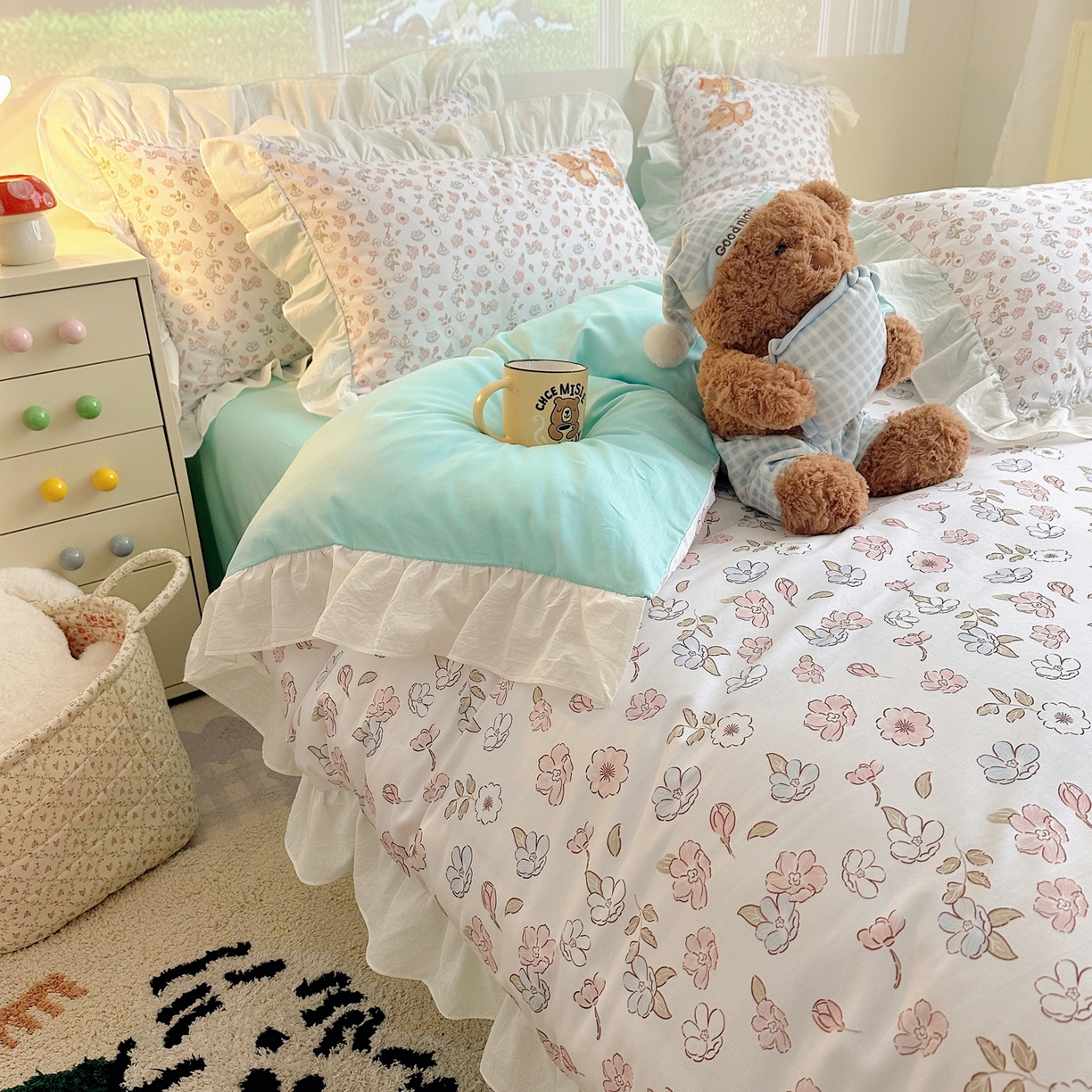 91家纺网 家纺一手货源 找家纺 孩子王家纺 2026新款韩式INS减龄小红书仿绣花花边款全棉纯棉卡通四件套 花边奶油小熊