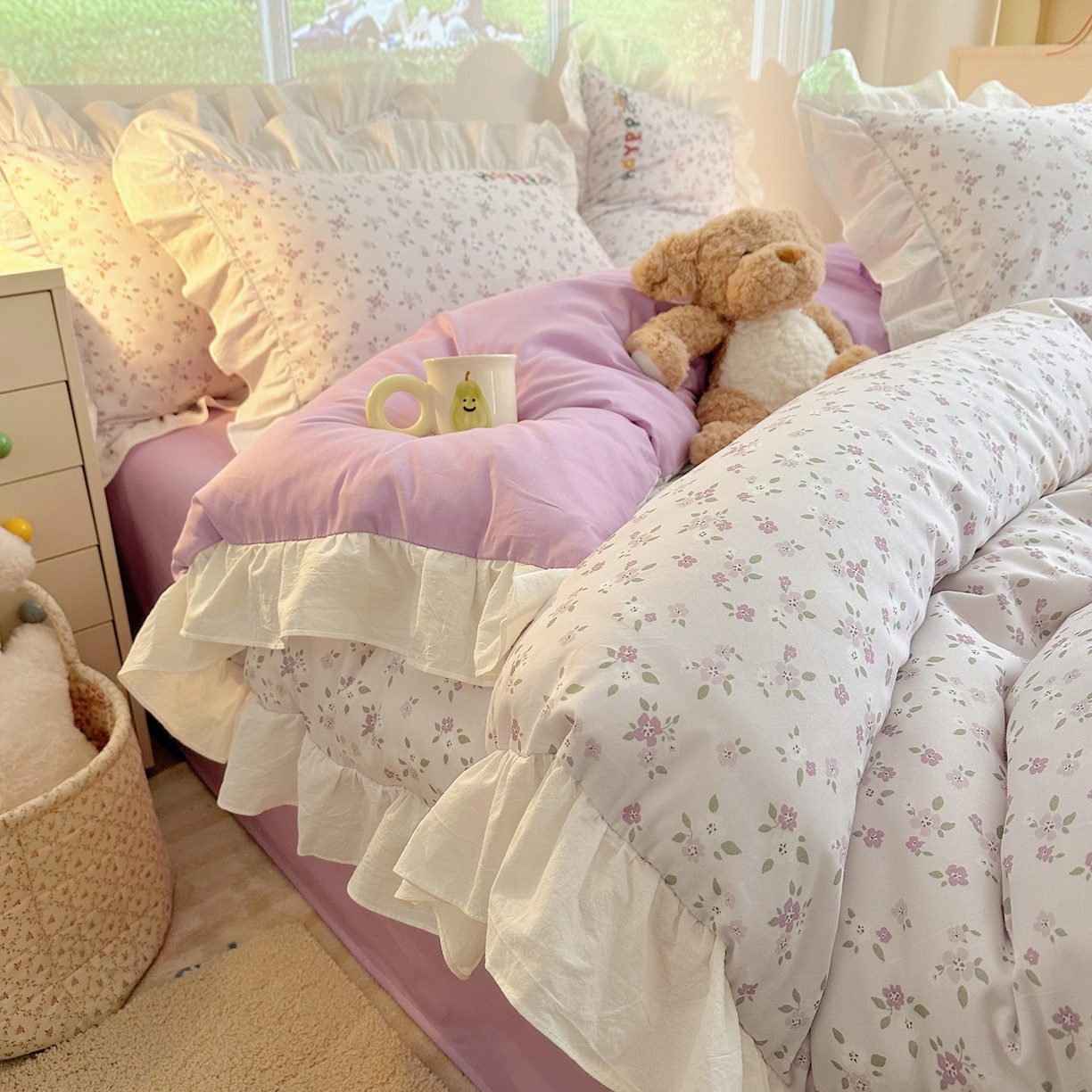 91家纺网 家纺一手货源 找家纺 孩子王家纺 2026新款韩式INS减龄小红书仿绣花花边款全棉纯棉卡通四件套 花田里的小象