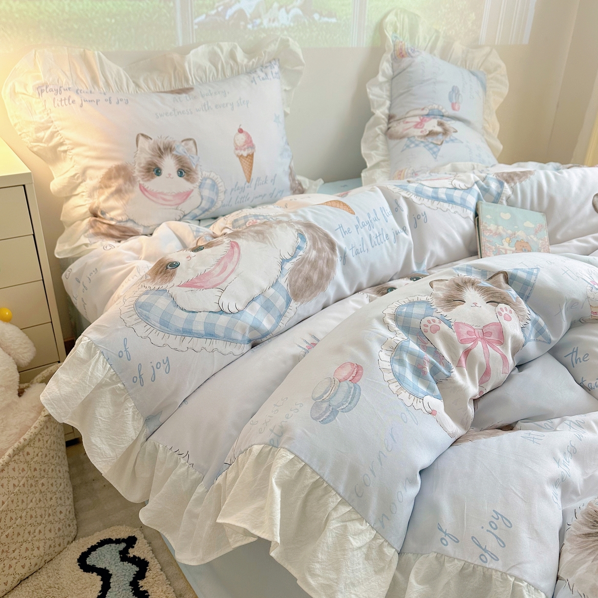 91家纺网 家纺一手货源 找家纺 孩子王家纺 2026新款韩式INS减龄小红书花边款全棉纯棉卡通四件套 花边奶油布偶猫