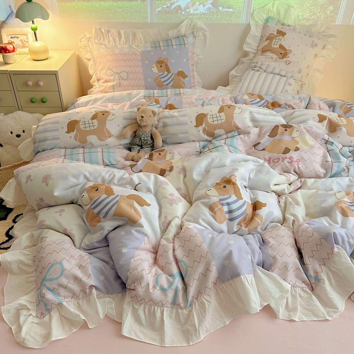 91家纺网 家纺一手货源 找家纺 孩子王家纺 2026新款韩式INS减龄小红书花边款全棉纯棉卡通四件套 花边小马拼拼乐