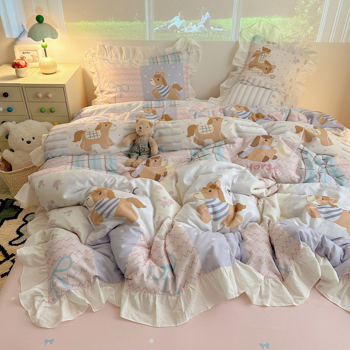 91家纺网 家纺一手货源 找家纺 孩子王家纺 2026新款韩式INS减龄小红书花边款全棉纯棉卡通四件套 花边小马拼拼乐