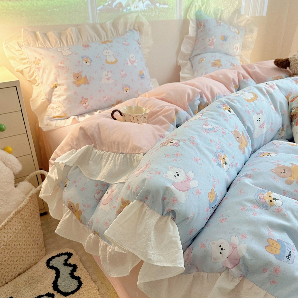 91家纺网 家纺一手货源 找家纺 孩子王家纺 2026新款韩式INS减龄小红书花边款全棉纯棉卡通四件套 花边小狗派对