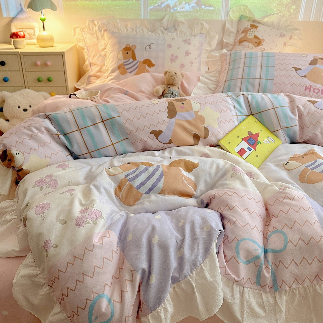 91家纺网 家纺一手货源 找家纺 孩子王家纺 2026新款韩式INS减龄小红书花边款全棉纯棉卡通四件套 花边小马拼拼乐