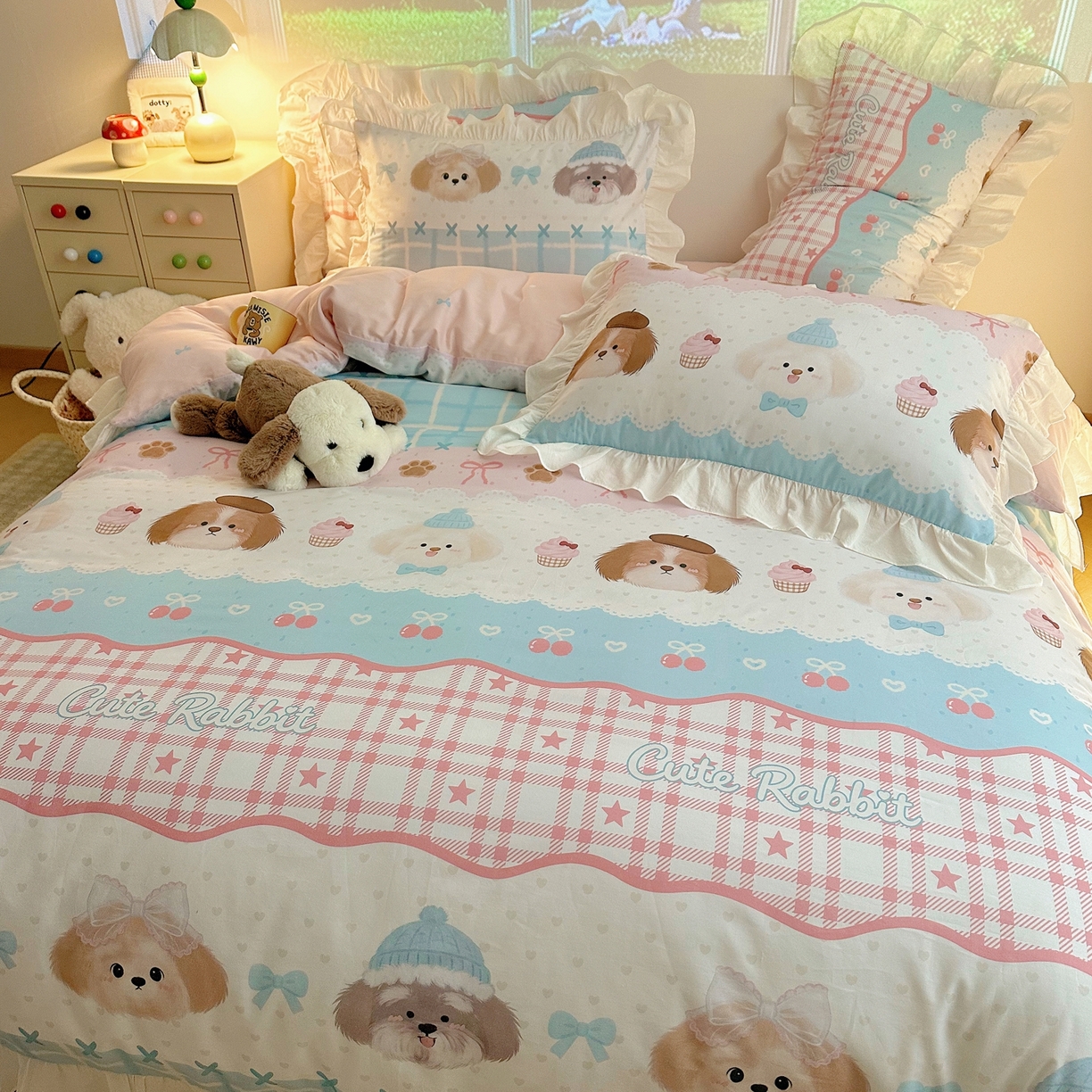 91家纺网 家纺一手货源 找家纺 孩子王家纺 2026新款韩式INS减龄小红书花边款全棉纯棉卡通四件套 花边小狗庄园