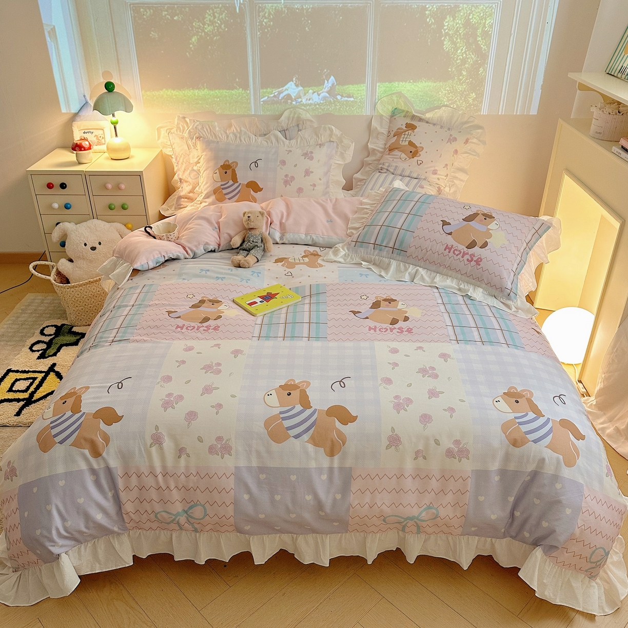 91家纺网 家纺一手货源 找家纺 孩子王家纺 2026新款韩式INS减龄小红书花边款全棉纯棉卡通四件套 花边小马拼拼乐