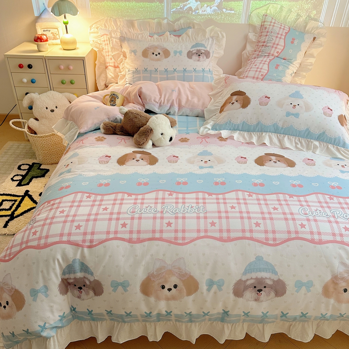 91家纺网 家纺一手货源 找家纺 孩子王家纺 2026新款韩式INS减龄小红书花边款全棉纯棉卡通四件套 花边小狗庄园