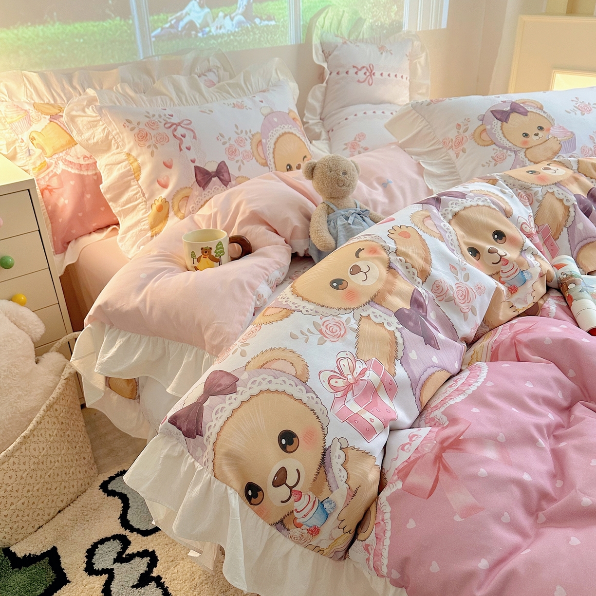 91家纺网 家纺一手货源 找家纺 孩子王家纺 2026新款韩式INS减龄小红书花边款全棉纯棉卡通四件套 花边甜梦小熊