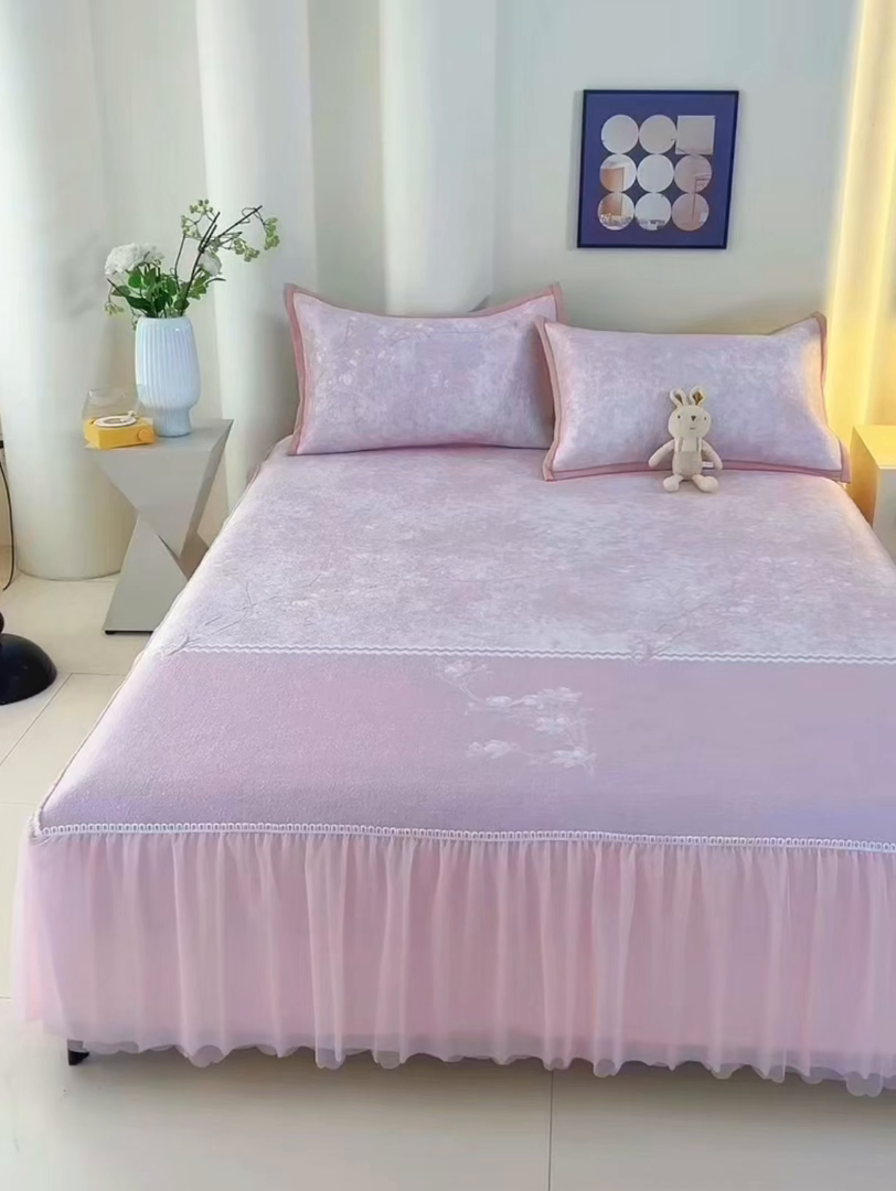 91家纺网 家纺一手货源 找家纺 （总）梵克保罗 2026新款A类凉感豆豆席床裙款凉席席子-花枝招展