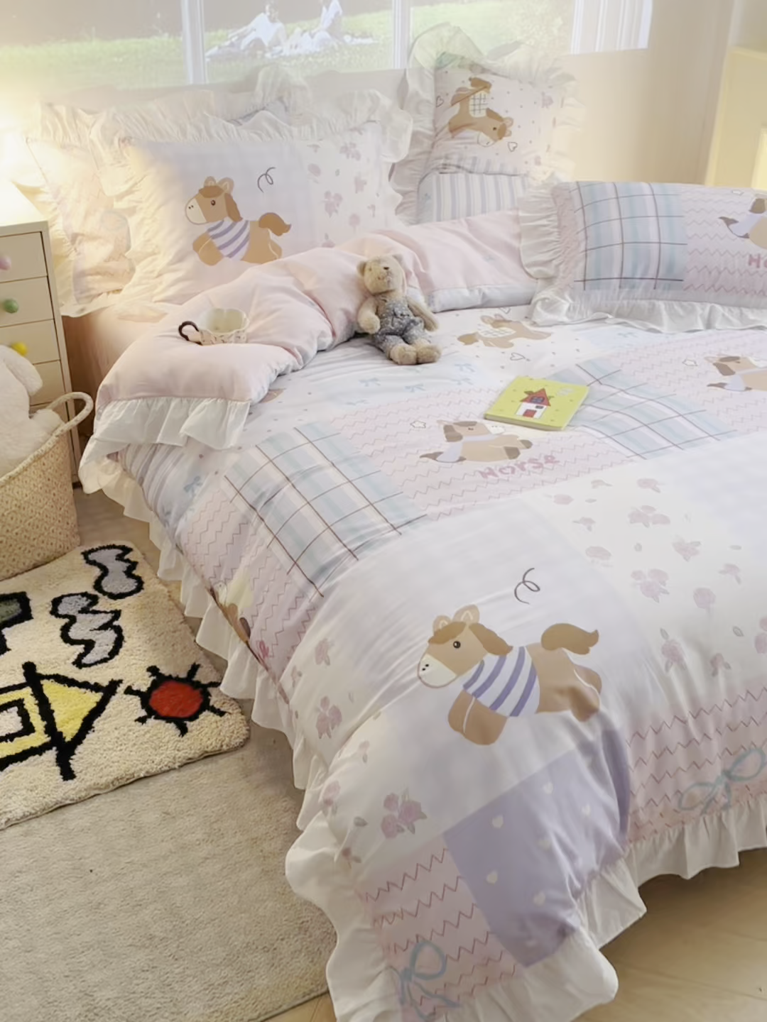 91家纺网 家纺一手货源 找家纺 孩子王家纺 2026新款韩式INS减龄小红书花边款全棉纯棉卡通四件套 花边小马拼拼乐