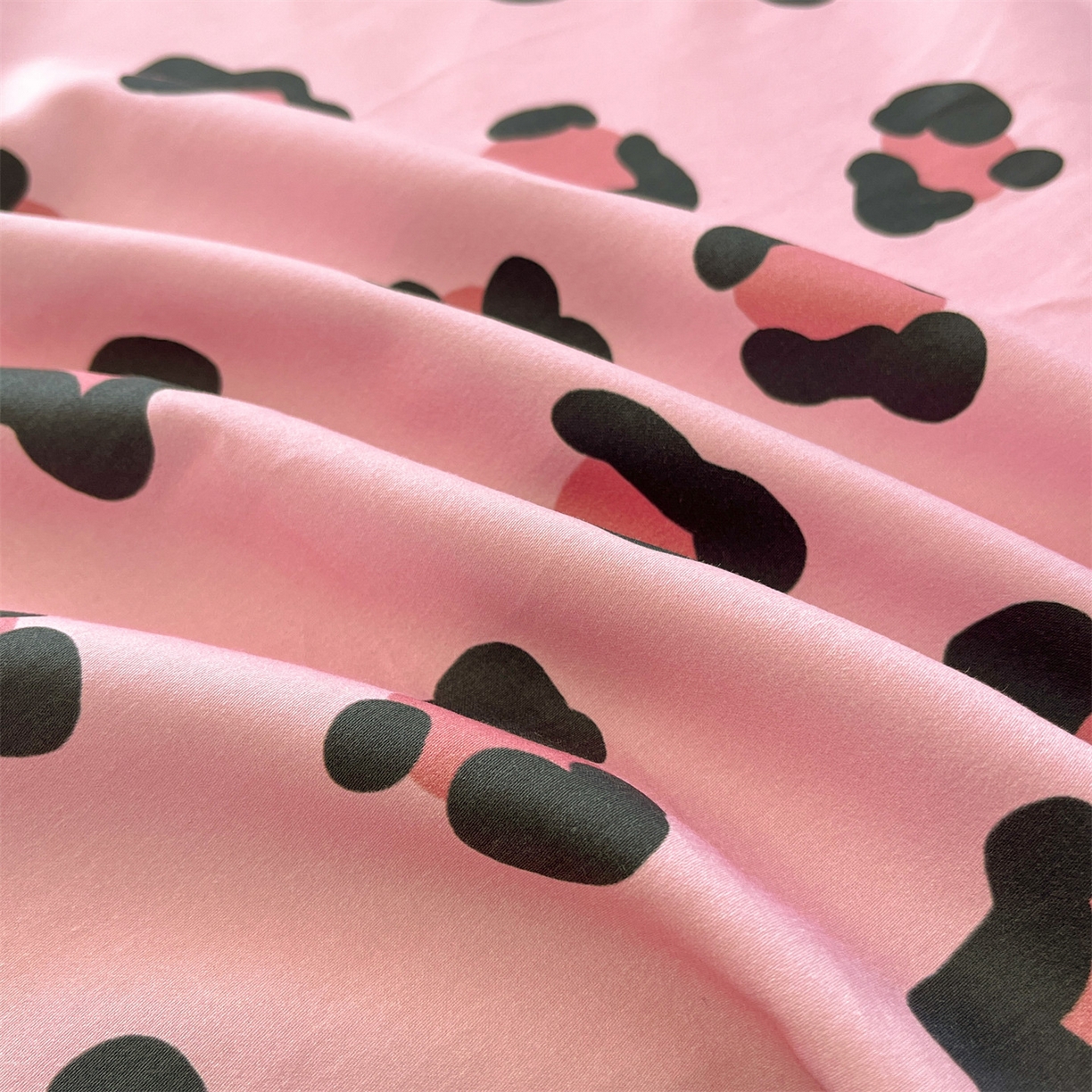 91家纺网 家纺一手货源 找家纺 笙意家纺 2026新款50S全棉纯棉毛巾绣单品床单床单单件 粉豹纹喵