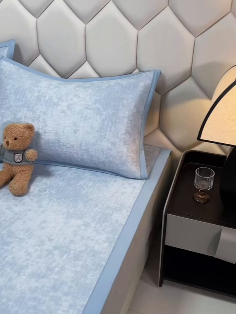 91家纺网 家纺一手货源 找家纺 （总）梵克保罗 2026春夏新款A类3D凉感冰豆豆席刺绣席子凉席三件套-平铺款花枝招展