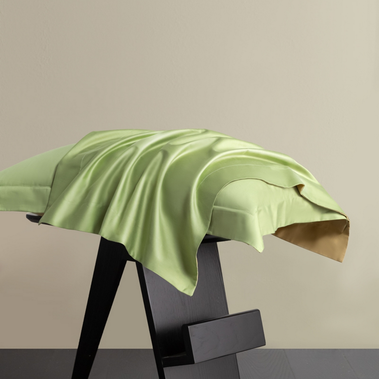 91家纺网 家纺一手货源 找家纺 秀色家纺 2026新款高端Pro+全棉纯棉床笠三件套纯棉床垫保护套简约纯色床套防尘罩单件 梦易-艾绿