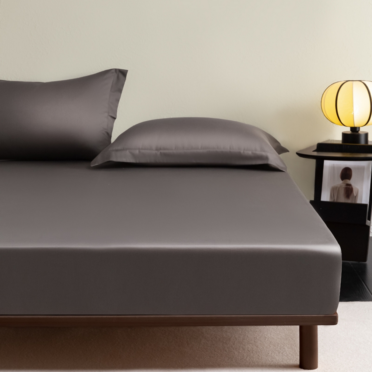91家纺网 家纺一手货源 找家纺 秀色家纺 2026新款高端Pro+全棉纯棉床笠三件套纯棉床垫保护套简约纯色床套防尘罩单件 梦易-帝王灰