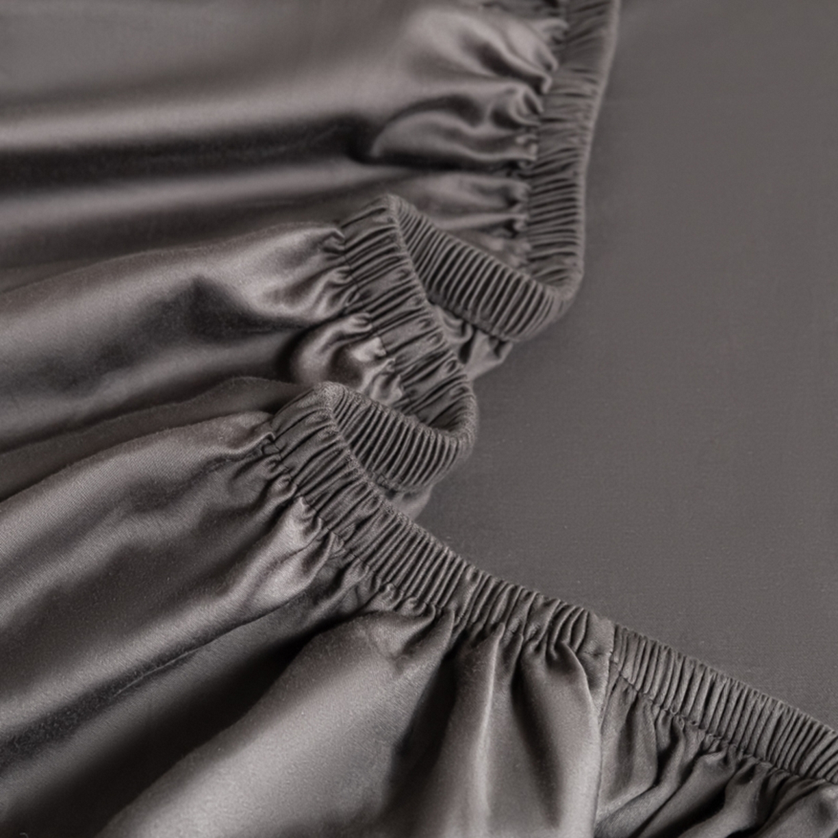 91家纺网 家纺一手货源 找家纺 秀色家纺 2026新款高端Pro+全棉纯棉床笠三件套纯棉床垫保护套简约纯色床套防尘罩单件 梦易-帝王灰