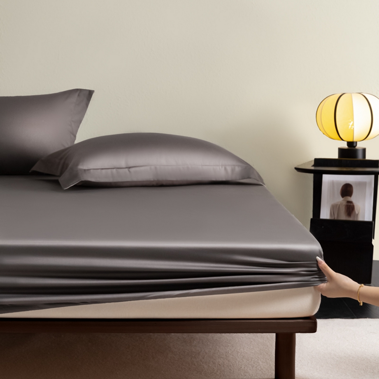 91家纺网 家纺一手货源 找家纺 秀色家纺 2026新款高端Pro+全棉纯棉床笠三件套纯棉床垫保护套简约纯色床套防尘罩单件 梦易-帝王灰