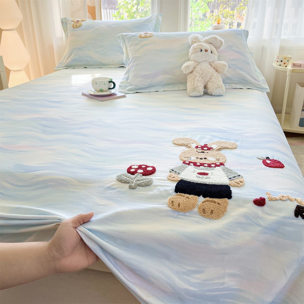 91家纺网 家纺一手货源 找家纺 笙意家纺 2026新款50S全棉纯棉毛巾绣单品床单床单单件 雾蓝小兔