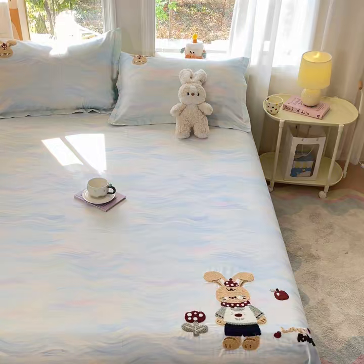 91家纺网 家纺一手货源 找家纺 笙意家纺 2026新款50S全棉纯棉毛巾绣单品床单床单单件 雾蓝小兔