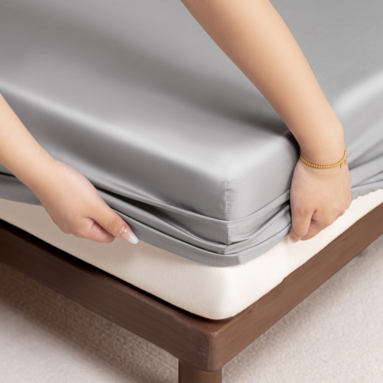 91家纺网 家纺一手货源 找家纺 秀色家纺 2026新款高端Pro+全棉纯棉床笠三件套纯棉床垫保护套简约纯色床套防尘罩单件 梦易-典雅灰