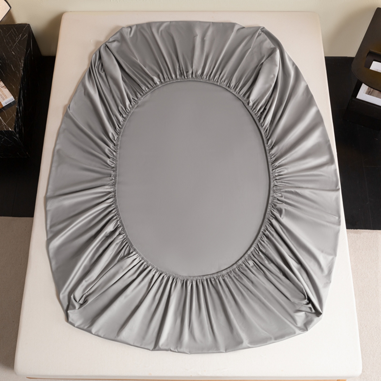 91家纺网 家纺一手货源 找家纺 秀色家纺 2026新款高端Pro+全棉纯棉床笠三件套纯棉床垫保护套简约纯色床套防尘罩单件 梦易-典雅灰