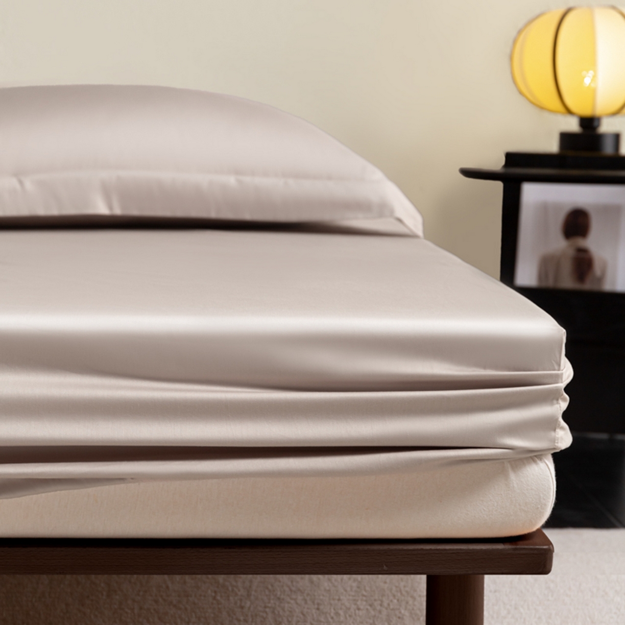 91家纺网 家纺一手货源 找家纺 秀色家纺 2026新款高端Pro+全棉纯棉床笠三件套纯棉床垫保护套简约纯色床套防尘罩单件 梦易-粉末白