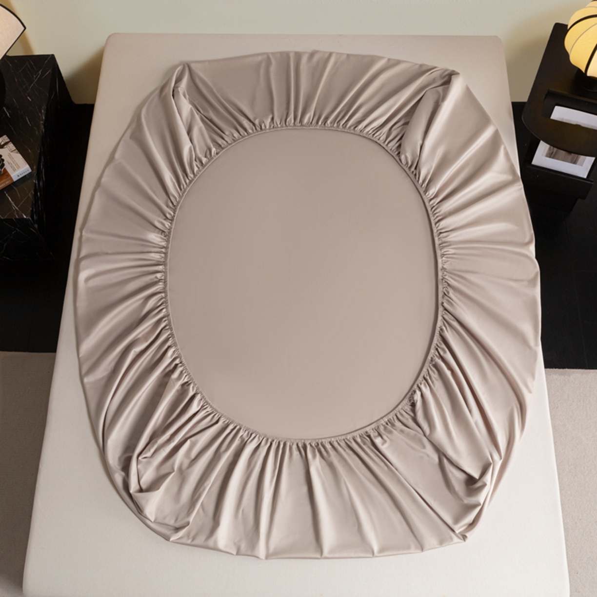 91家纺网 家纺一手货源 找家纺 秀色家纺 2026新款高端Pro+全棉纯棉床笠三件套纯棉床垫保护套简约纯色床套防尘罩单件 梦易-粉末白