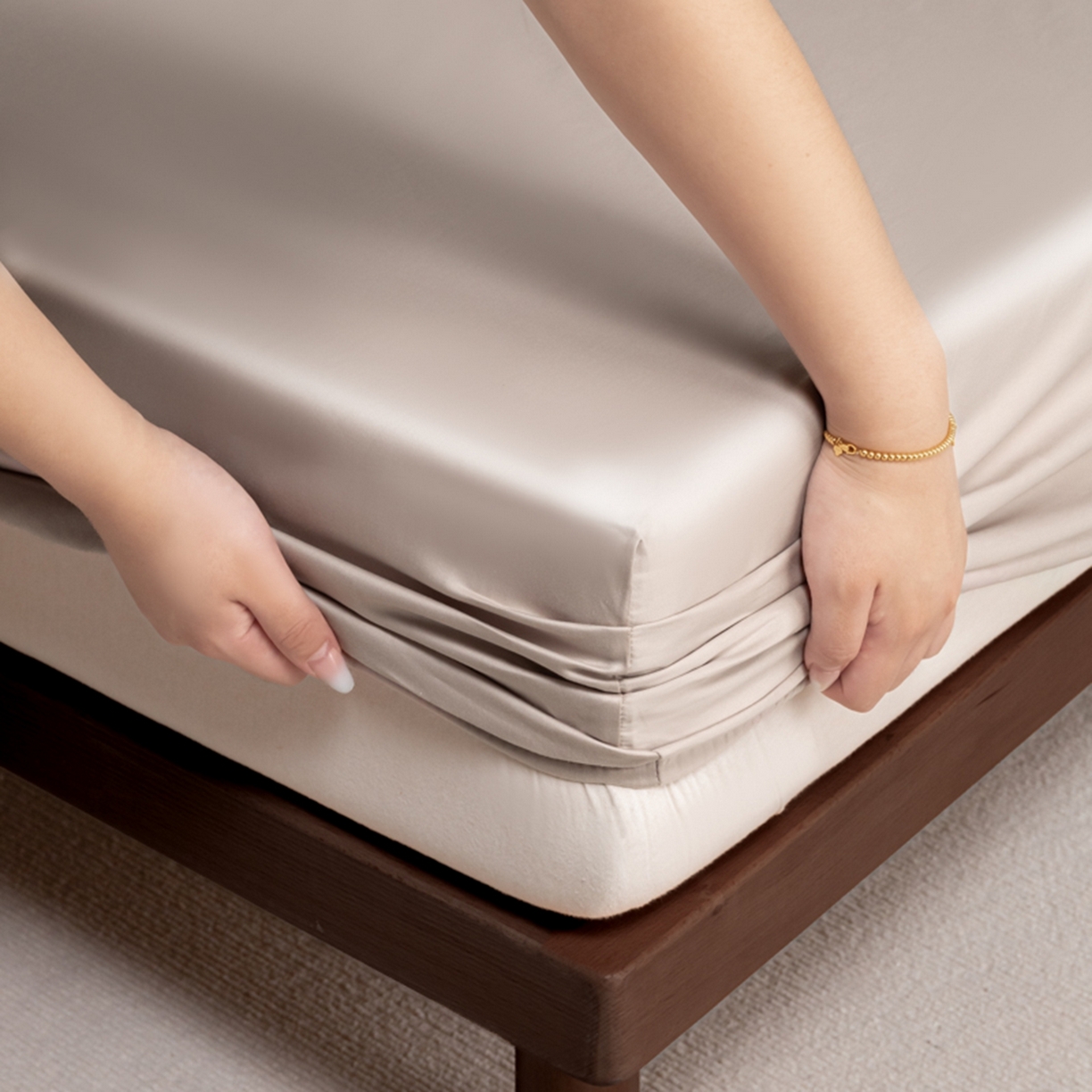 91家纺网 家纺一手货源 找家纺 秀色家纺 2026新款高端Pro+全棉纯棉床笠三件套纯棉床垫保护套简约纯色床套防尘罩单件 梦易-粉末白