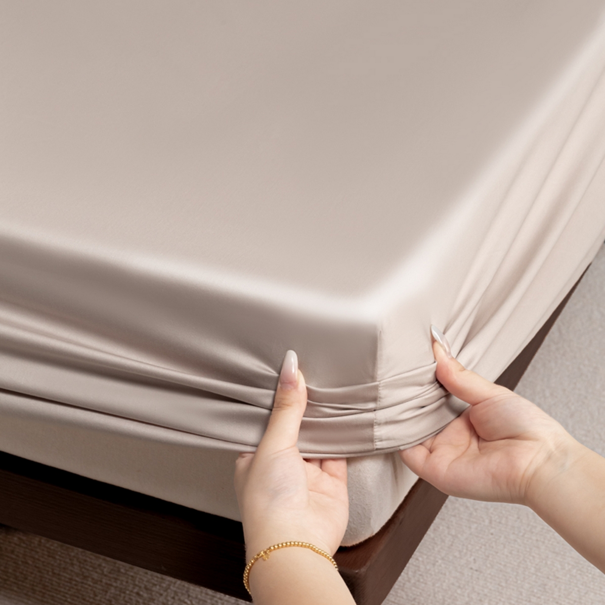 91家纺网 家纺一手货源 找家纺 秀色家纺 2026新款高端Pro+全棉纯棉床笠三件套纯棉床垫保护套简约纯色床套防尘罩单件 梦易-粉末白