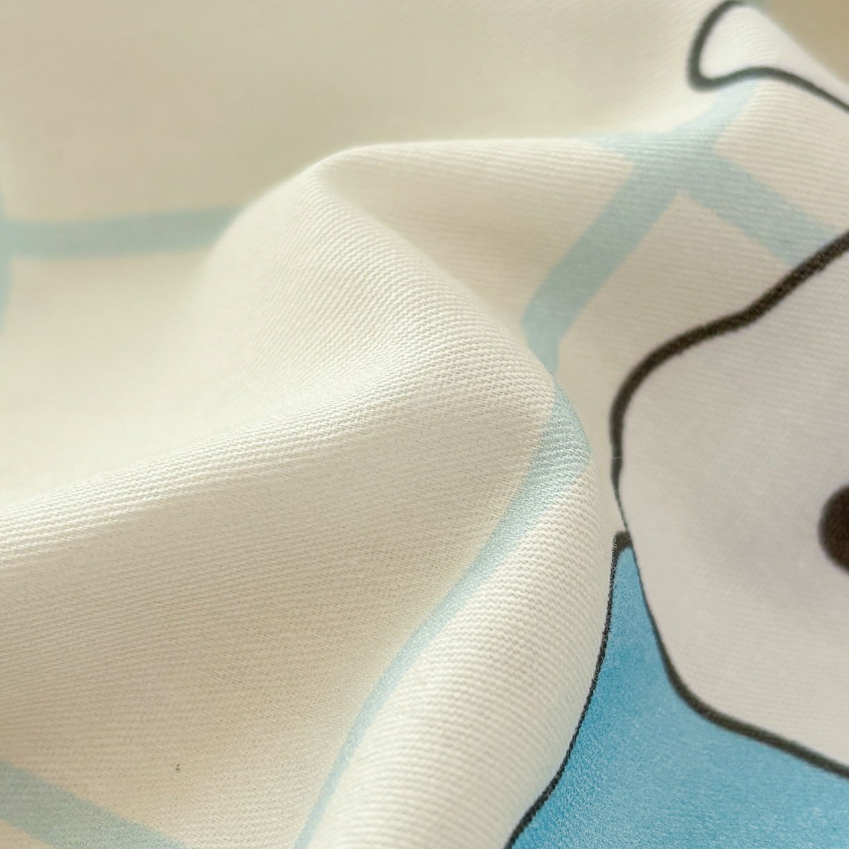 91家纺网 家纺一手货源 找家纺 孩子王家纺 2026新款卡通全棉纯棉正版授权小版蜡笔小新系列四件套-含防伪码 动感小新