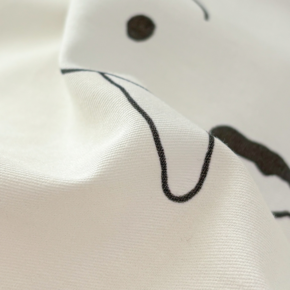 91家纺网 家纺一手货源 找家纺 孩子王家纺 2026新款卡通全棉纯棉正版授权小版蜡笔小新系列四件套-含防伪码 快乐小新