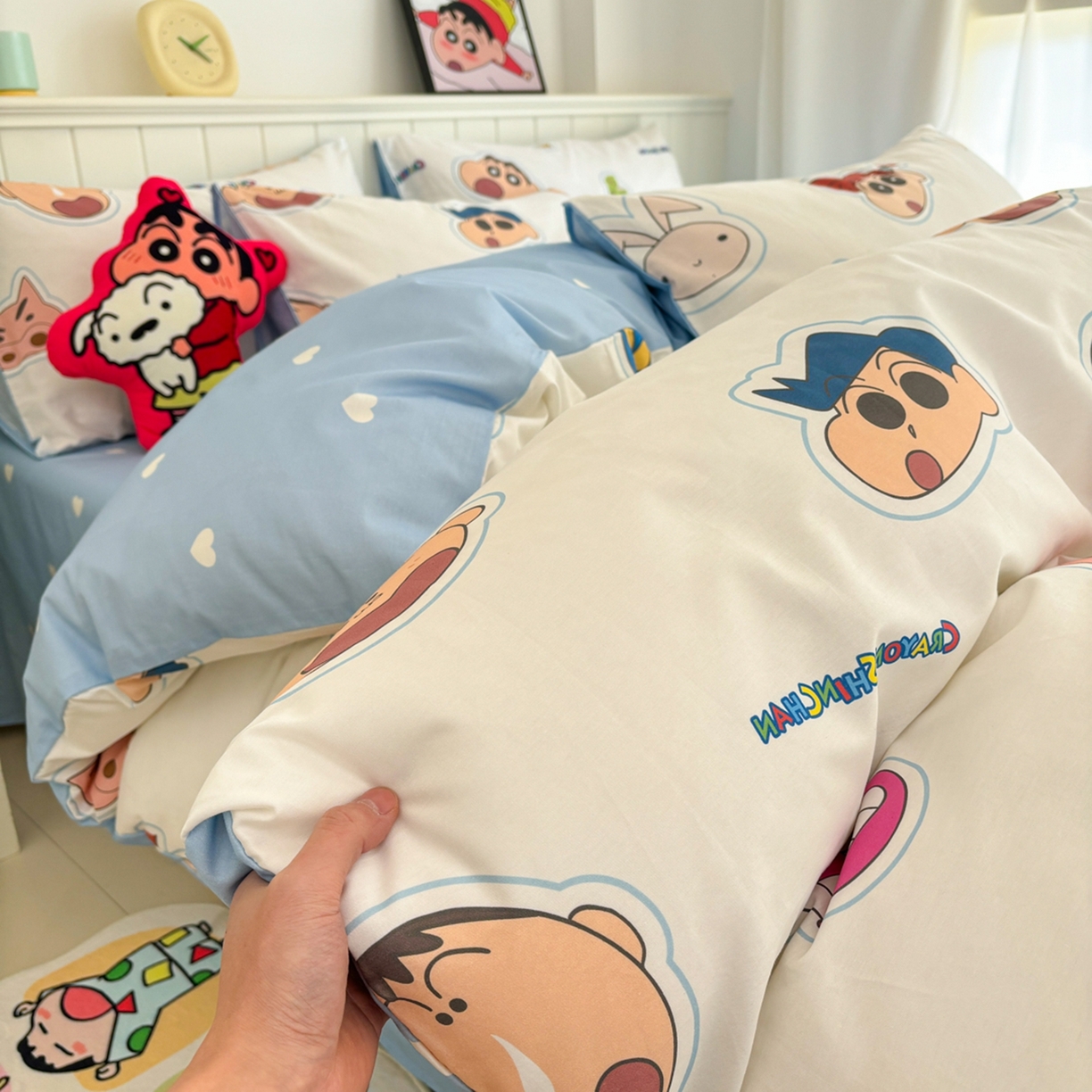 91家纺网 家纺一手货源 找家纺 孩子王家纺 2026新款卡通全棉纯棉正版授权小版蜡笔小新系列四件套-含防伪码 欢乐小新