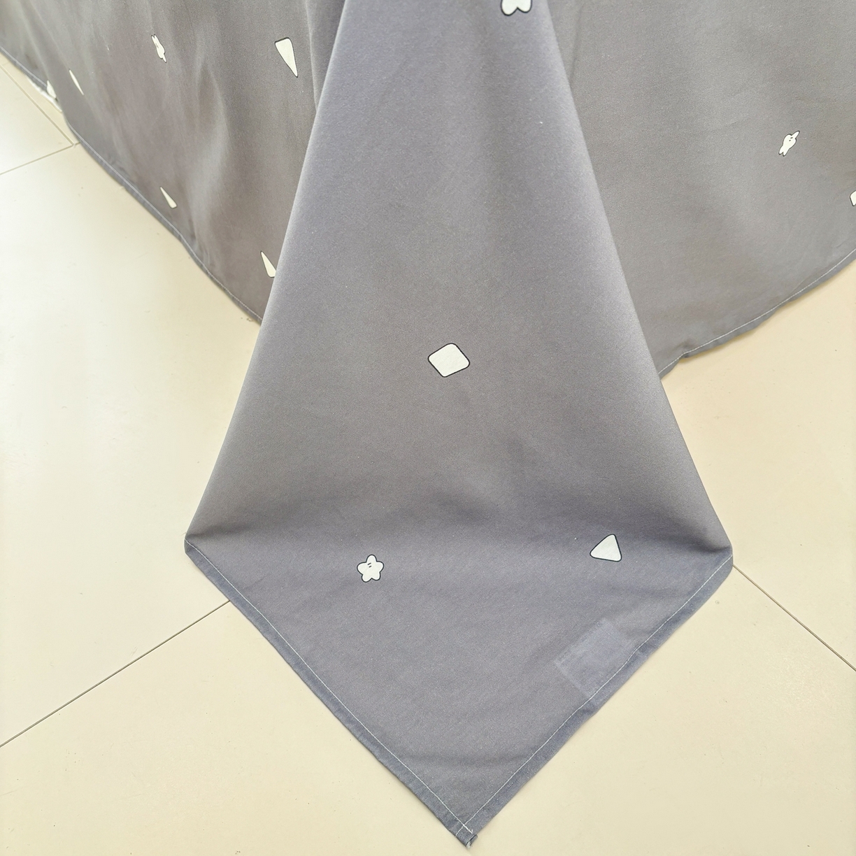 91家纺网 家纺一手货源 找家纺 孩子王家纺 2026新款卡通全棉纯棉正版授权小版蜡笔小新系列四件套-含防伪码 活宝小新