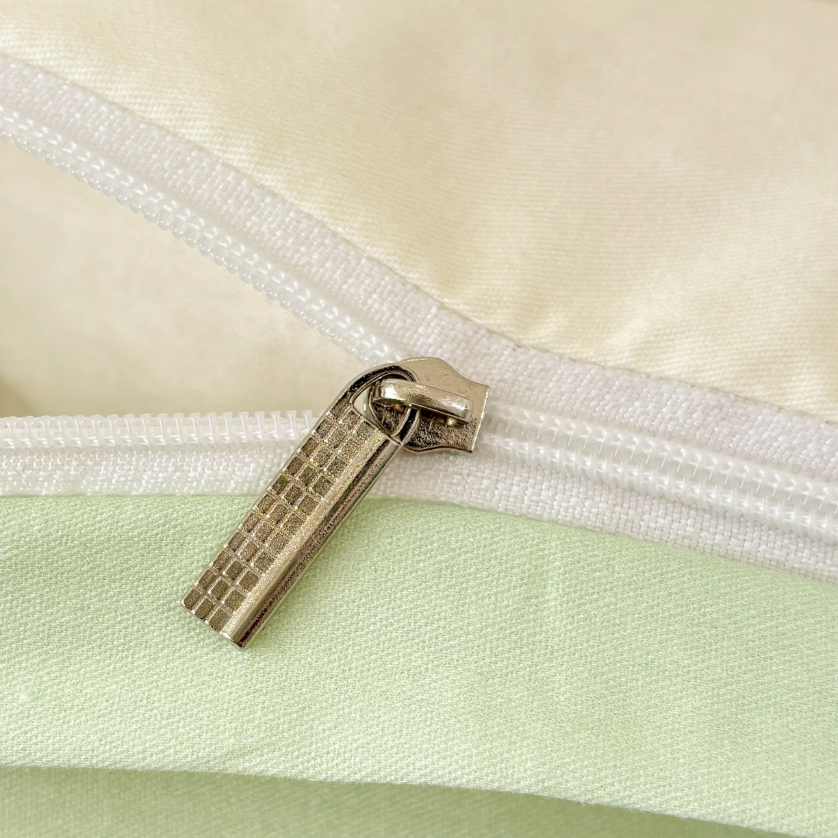 91家纺网 家纺一手货源 找家纺 孩子王家纺 2026新款卡通全棉纯棉正版授权小版蜡笔小新系列四件套-含防伪码 童趣小新