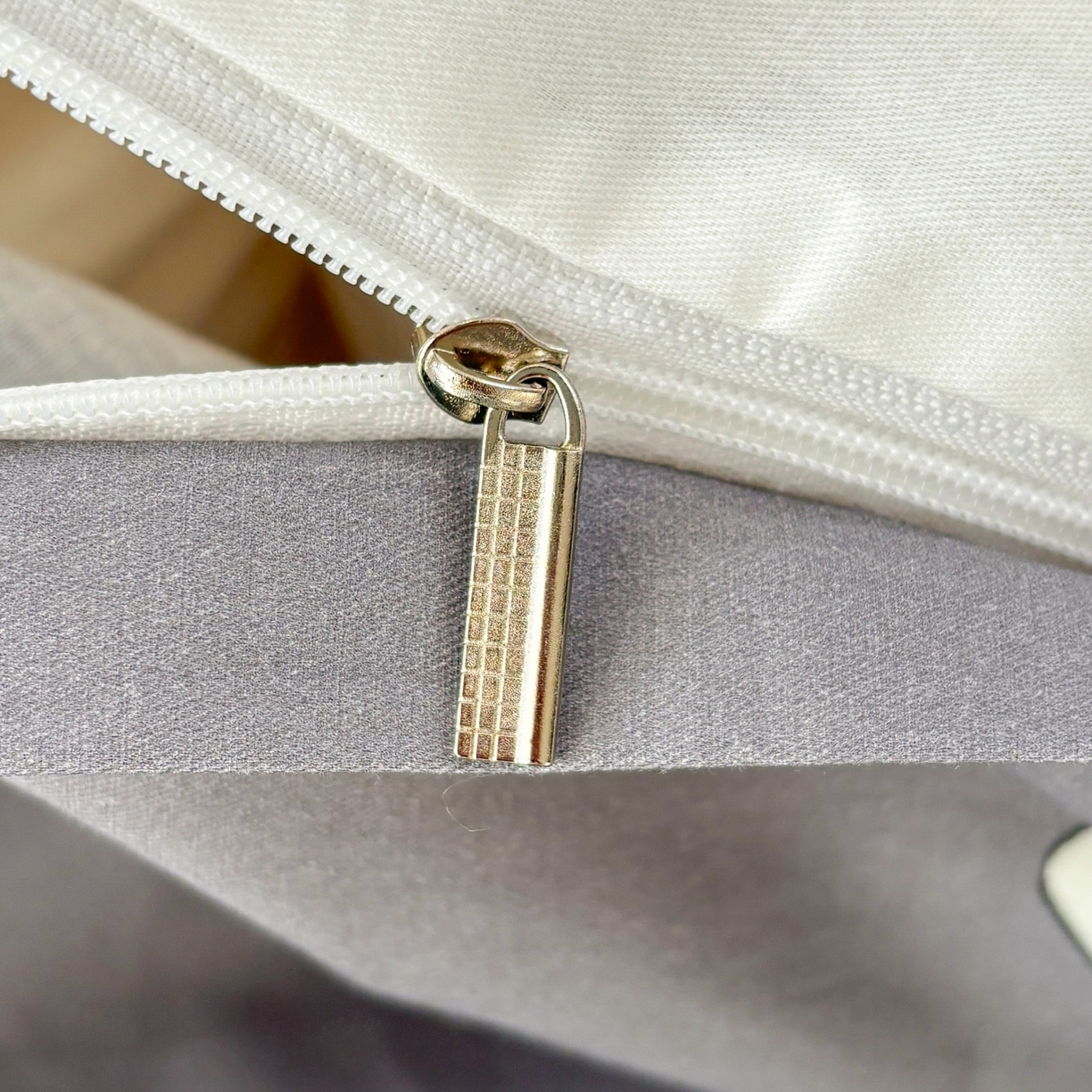 91家纺网 家纺一手货源 找家纺 孩子王家纺 2026新款卡通全棉纯棉正版授权小版蜡笔小新系列四件套-含防伪码 活宝小新