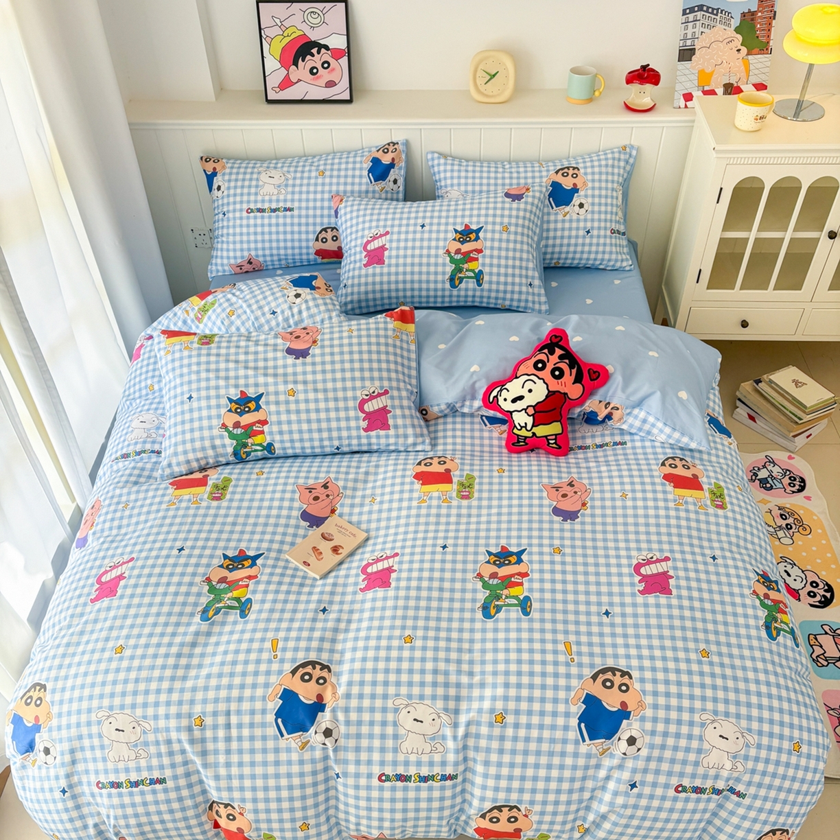 91家纺网 家纺一手货源 找家纺 孩子王家纺 2026新款卡通全棉纯棉正版授权小版蜡笔小新系列四件套-含防伪码 蓝格小新乐园