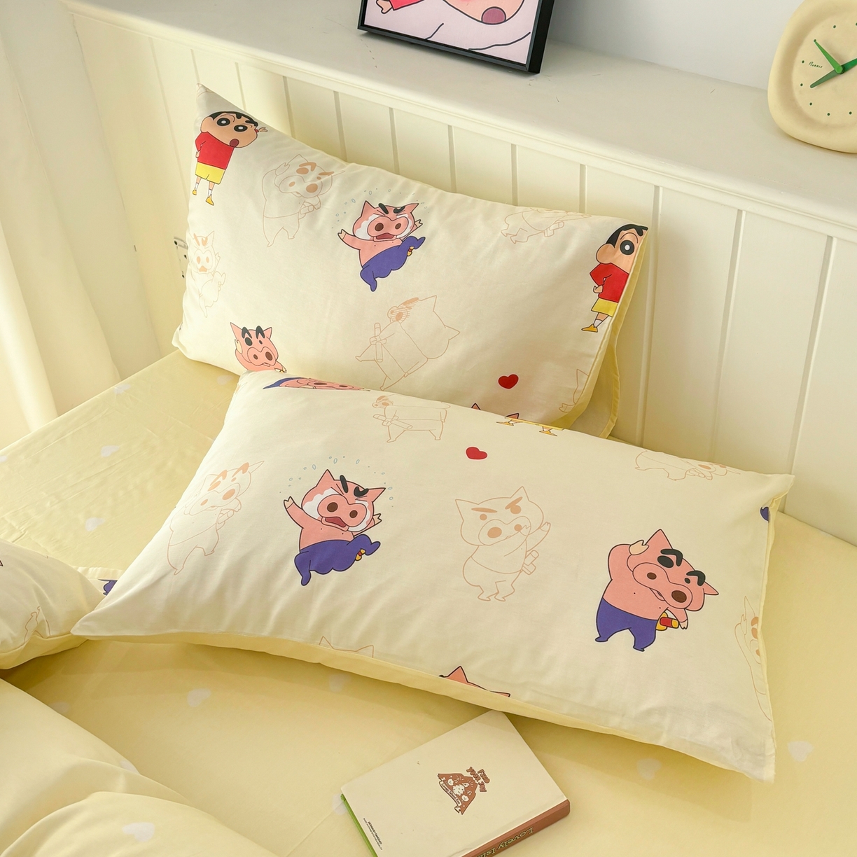 91家纺网 家纺一手货源 找家纺 孩子王家纺 2026新款卡通全棉纯棉正版授权小版蜡笔小新系列四件套-含防伪码 乐天派小新