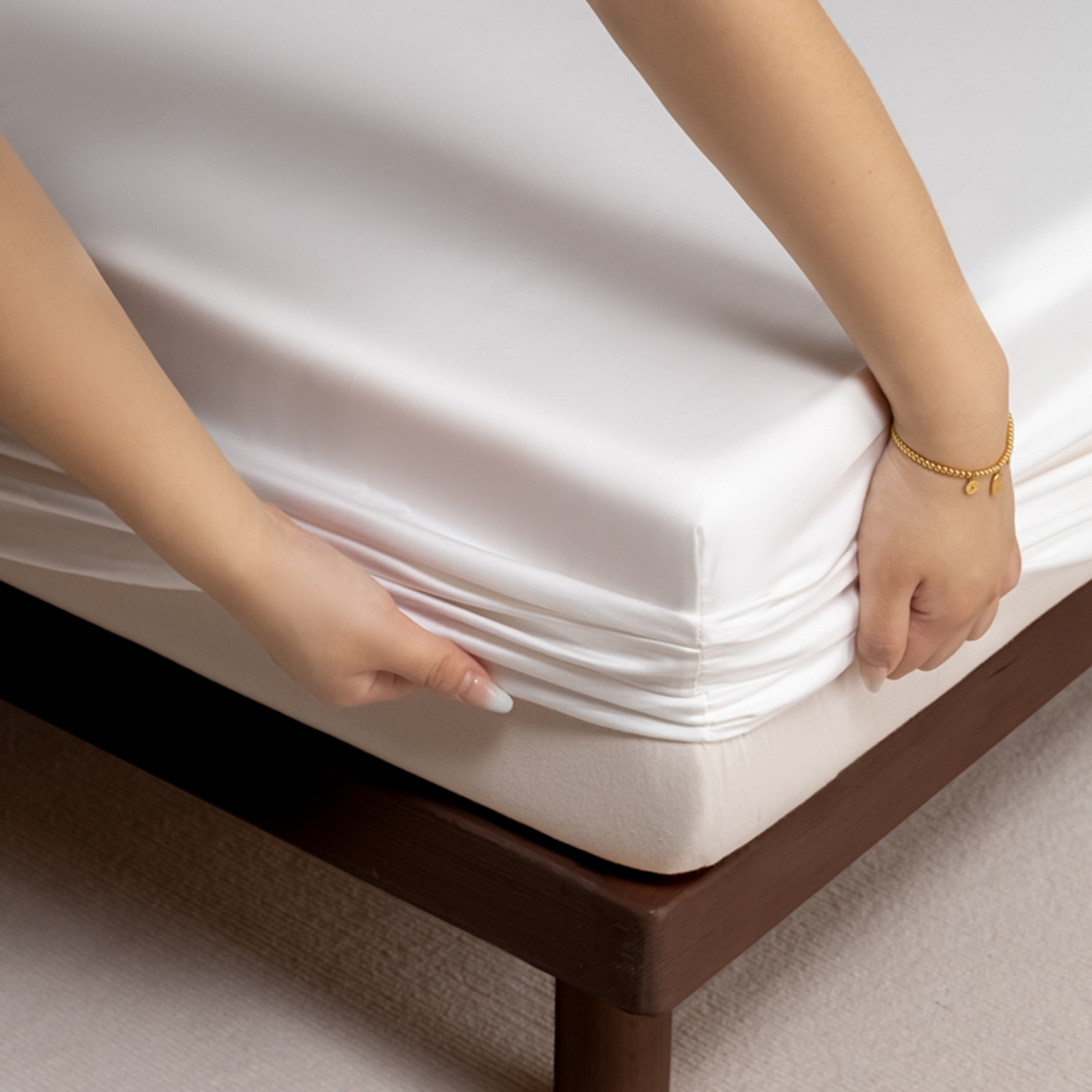 91家纺网 家纺一手货源 找家纺 秀色家纺 2026新款高端Pro+全棉纯棉床笠三件套纯棉床垫保护套简约纯色床套防尘罩单件 梦易-皓月白