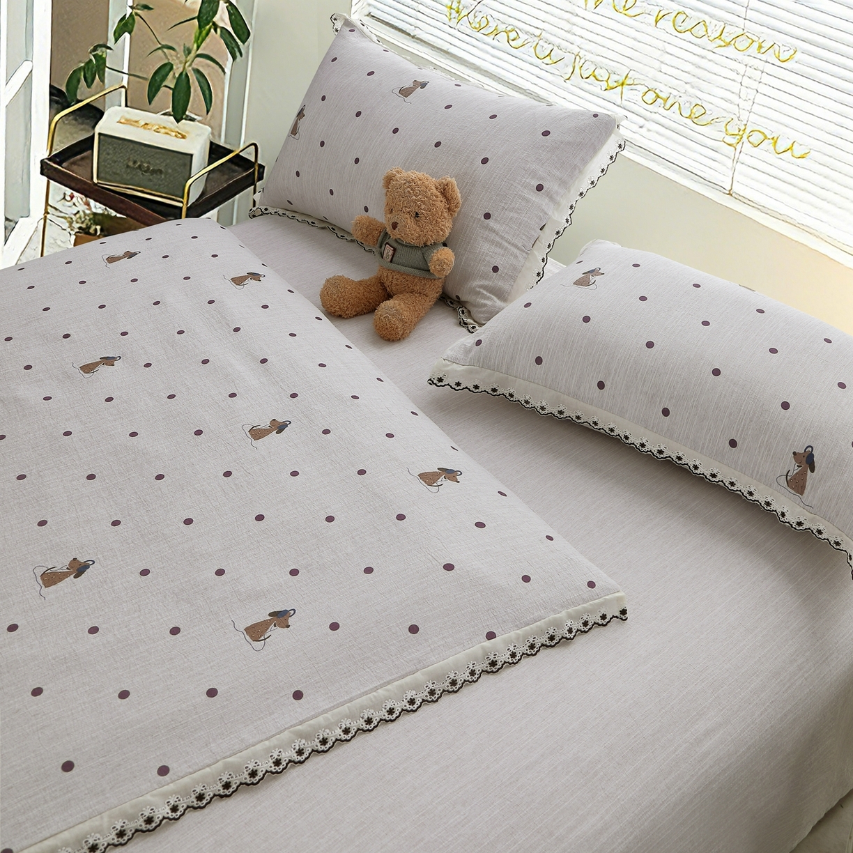 91家纺网 家纺一手货源 找家纺 恋之语 2026新款全棉花边色织水洗棉花边四件套 波点奶汪