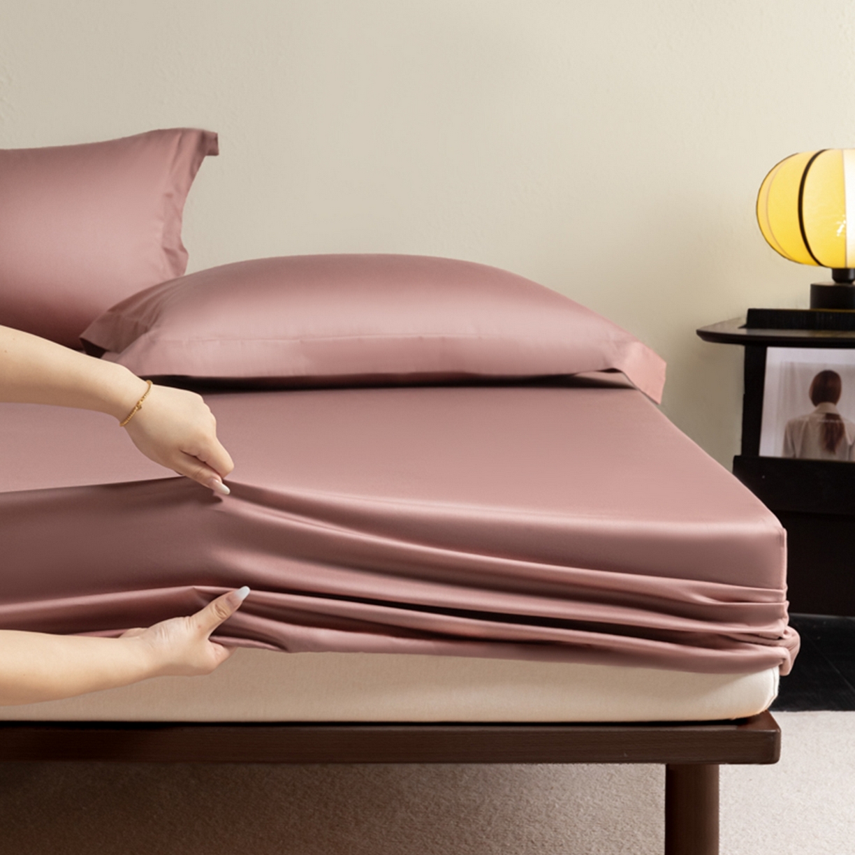 91家纺网 家纺一手货源 找家纺 秀色家纺 2026新款高端Pro+全棉纯棉床笠三件套纯棉床垫保护套简约纯色床套防尘罩单件 梦易-琳蕴储