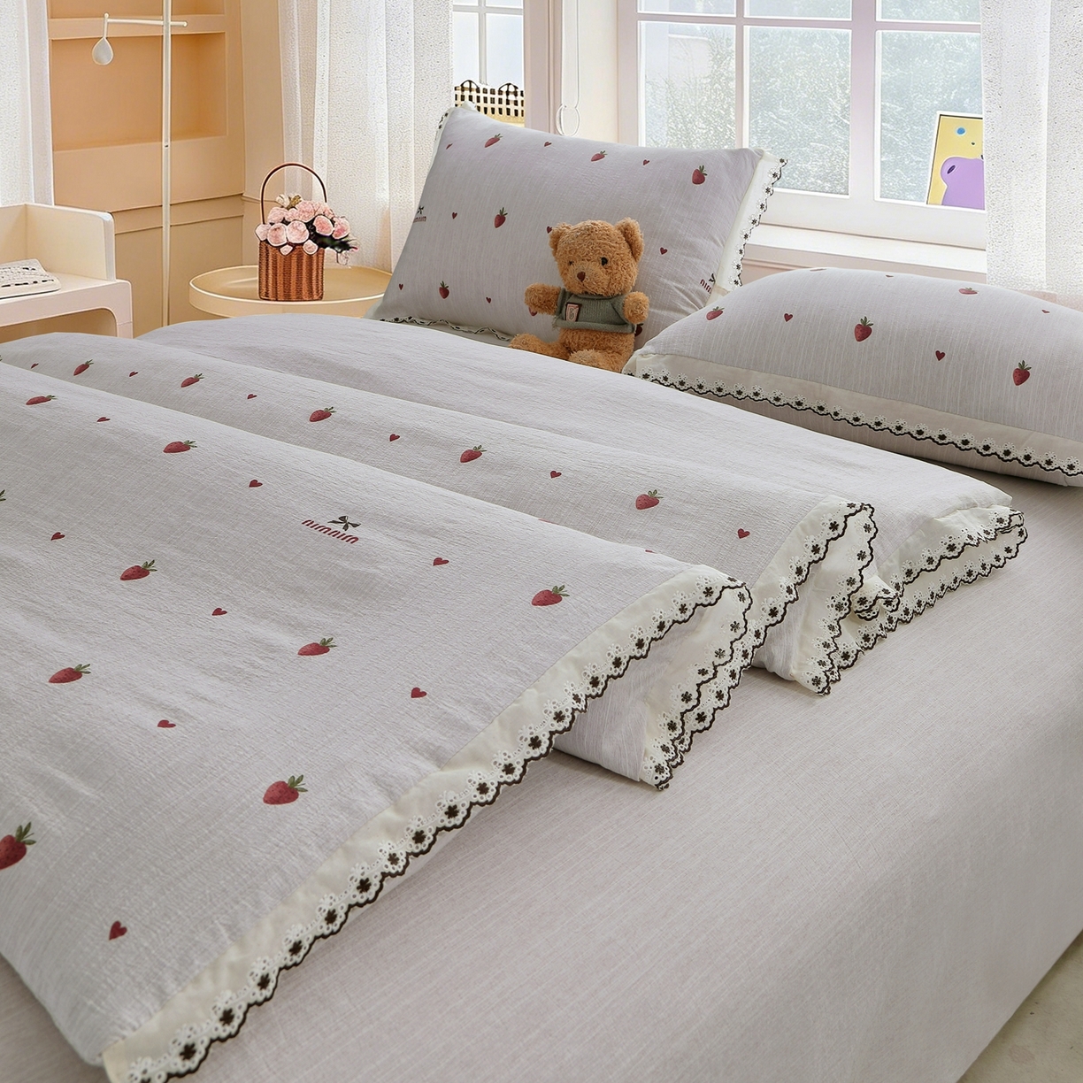 91家纺网 家纺一手货源 找家纺 恋之语 2026新款全棉花边色织水洗棉花边四件套 草莓