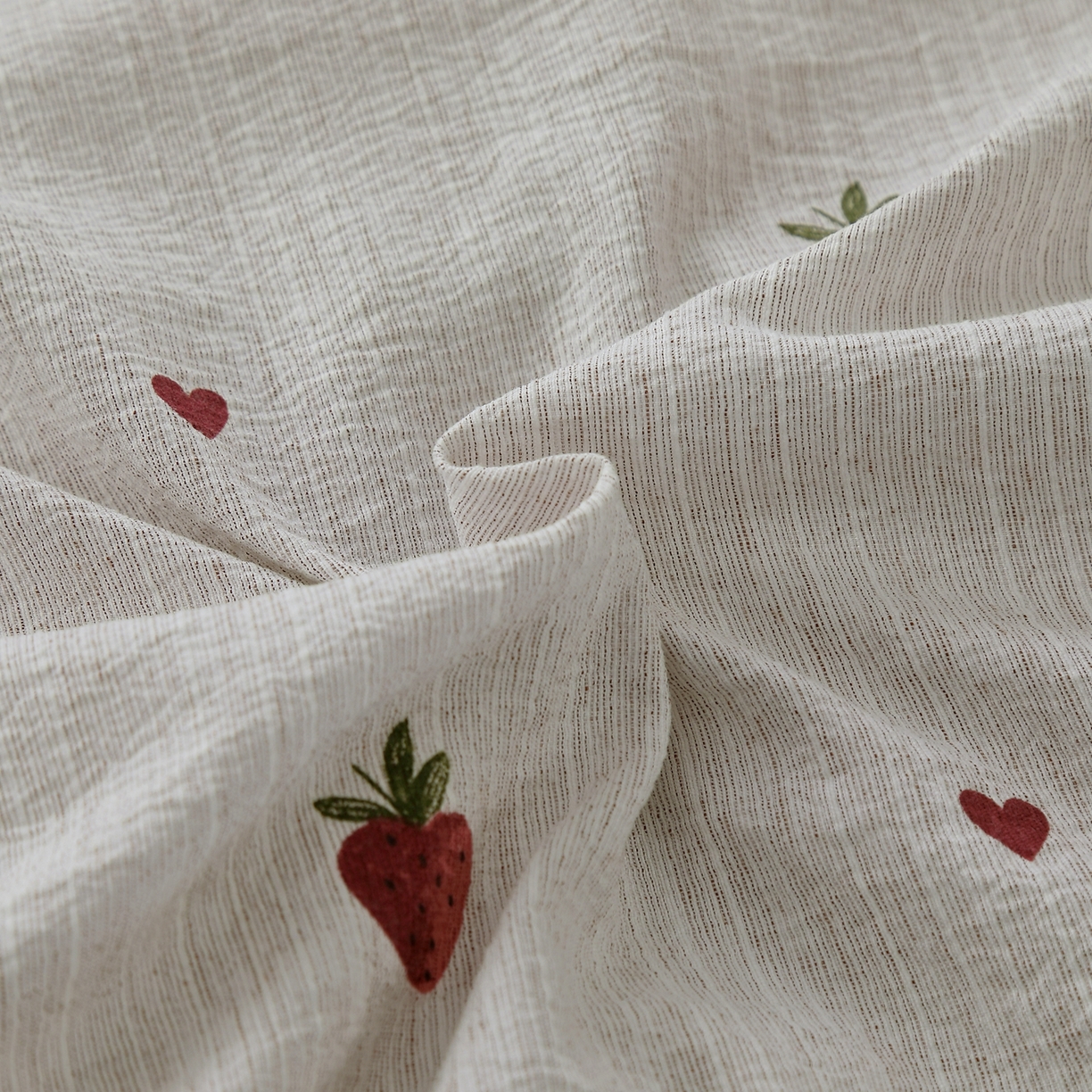 91家纺网 家纺一手货源 找家纺 恋之语 2026新款全棉花边色织水洗棉花边四件套 草莓