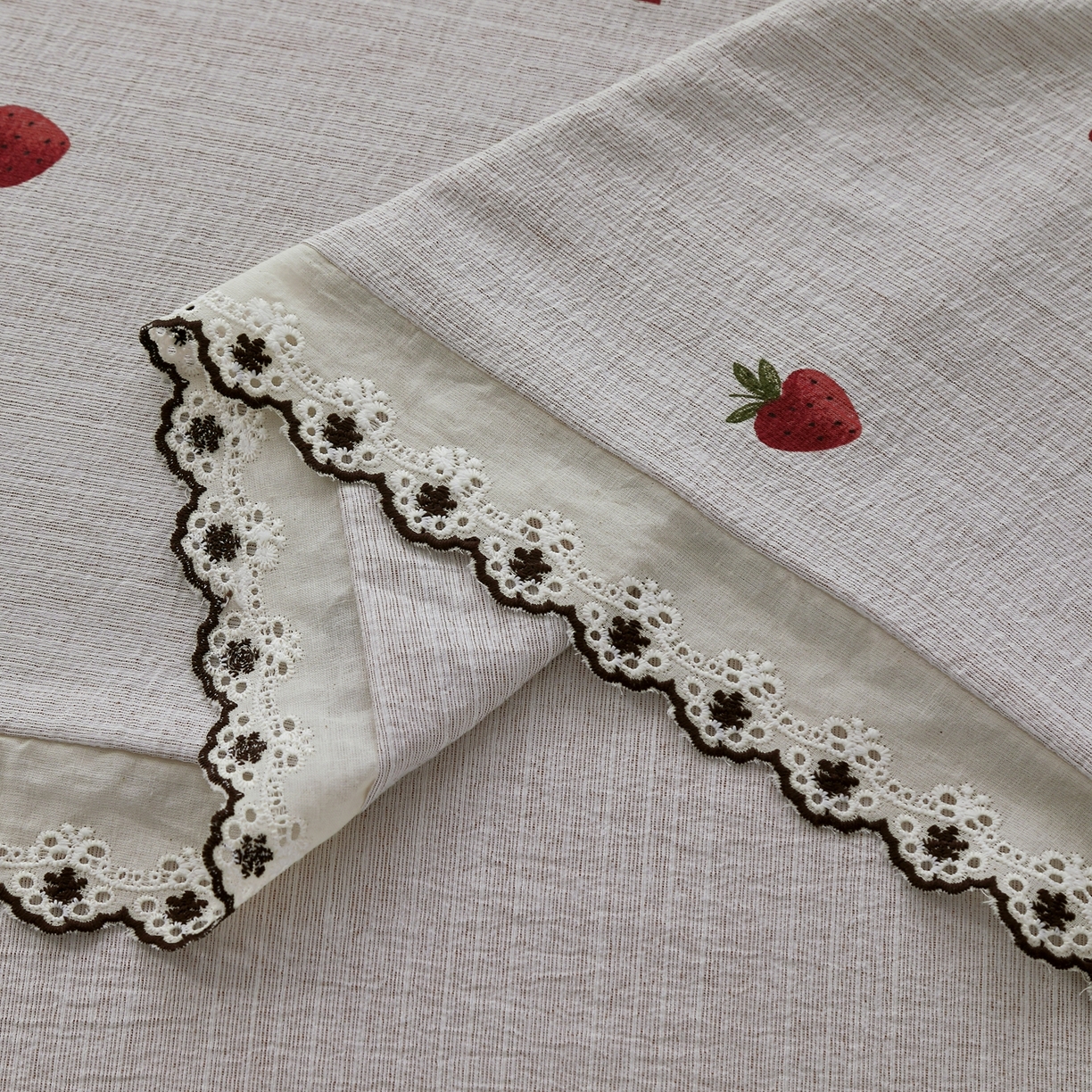 91家纺网 家纺一手货源 找家纺 恋之语 2026新款全棉花边色织水洗棉花边四件套 草莓