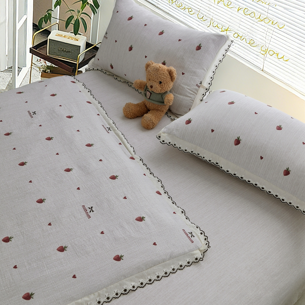 91家纺网 家纺一手货源 找家纺 恋之语 2026新款全棉花边色织水洗棉花边四件套 草莓