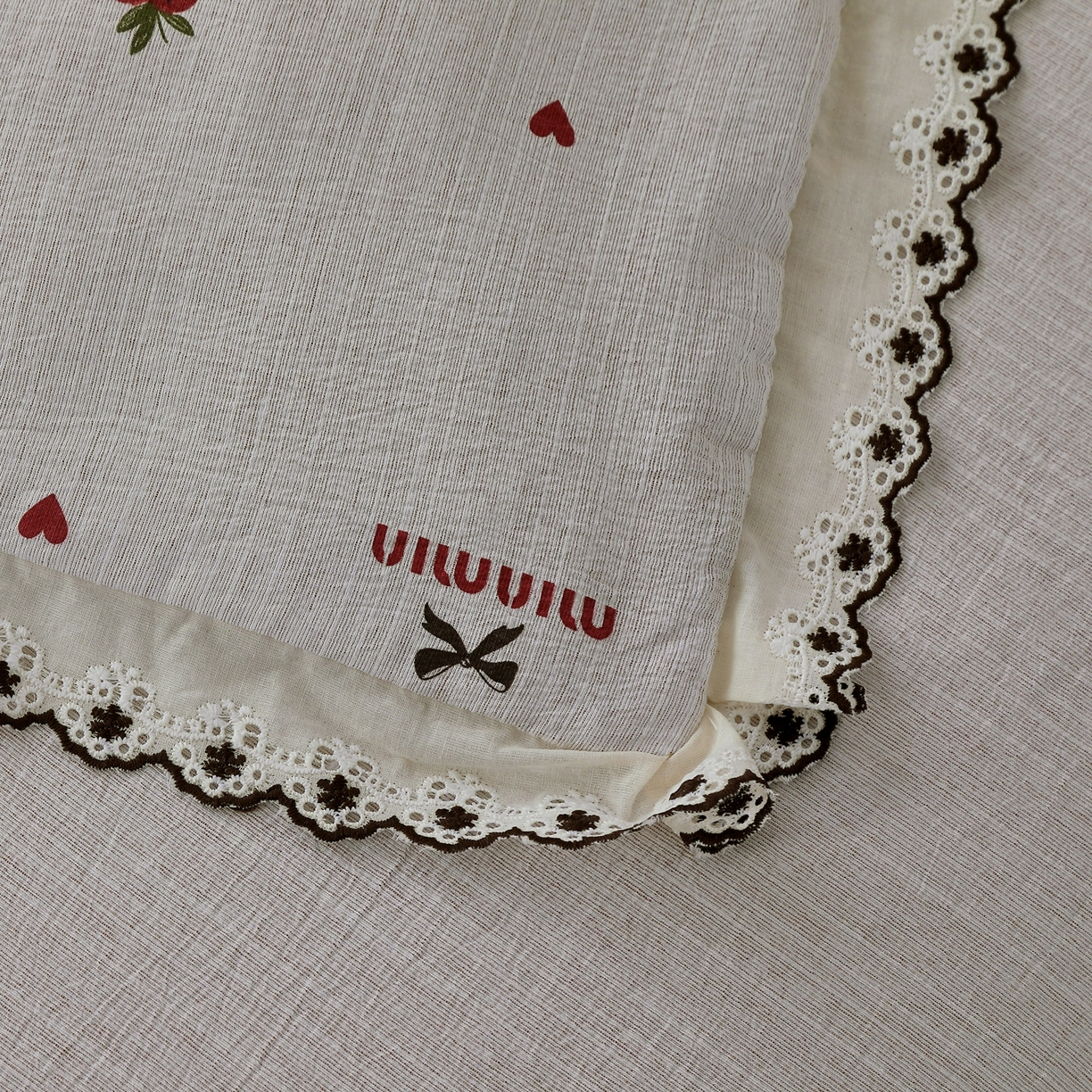 91家纺网 家纺一手货源 找家纺 恋之语 2026新款全棉花边色织水洗棉花边四件套 草莓