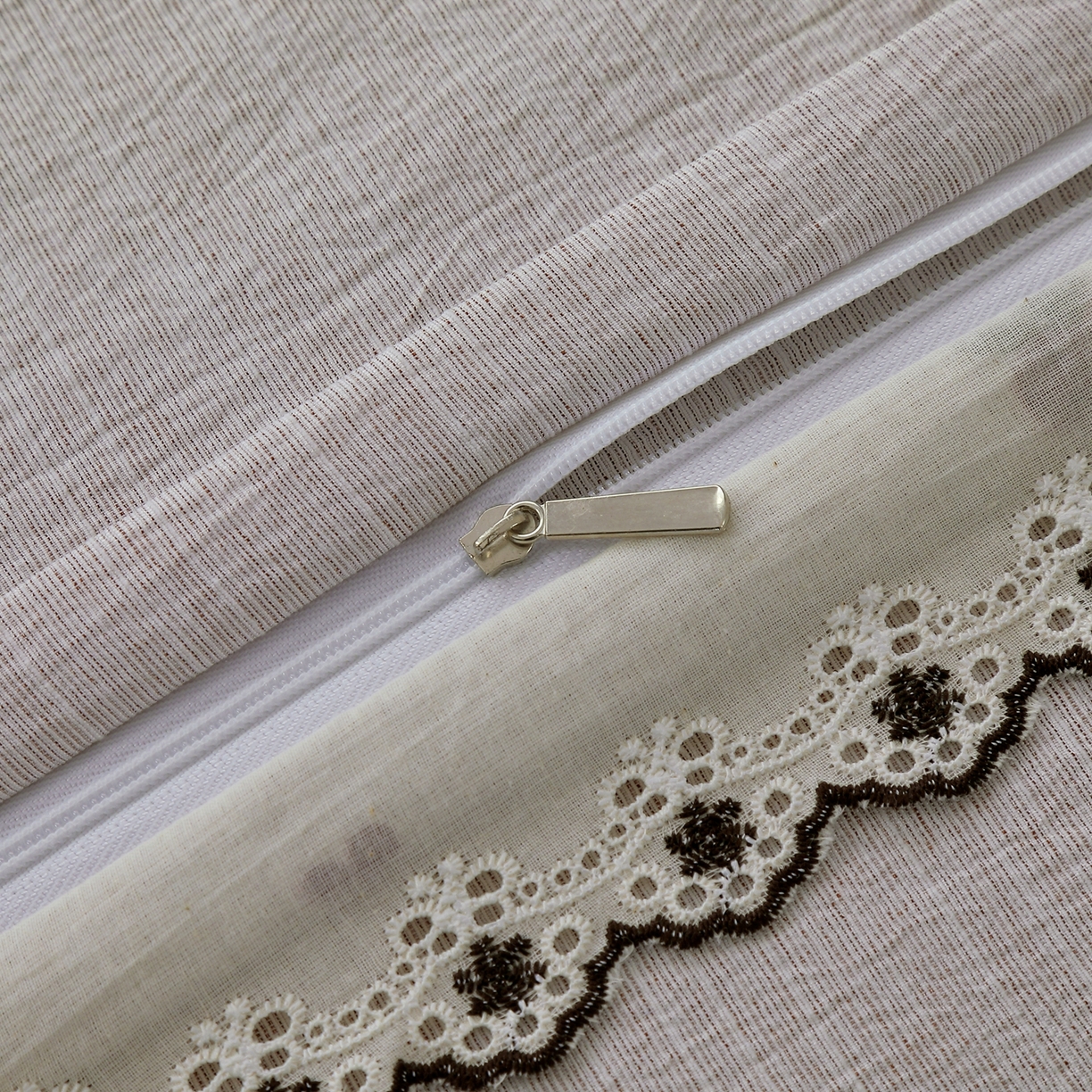 91家纺网 家纺一手货源 找家纺 恋之语 2026新款全棉花边色织水洗棉花边四件套 草莓