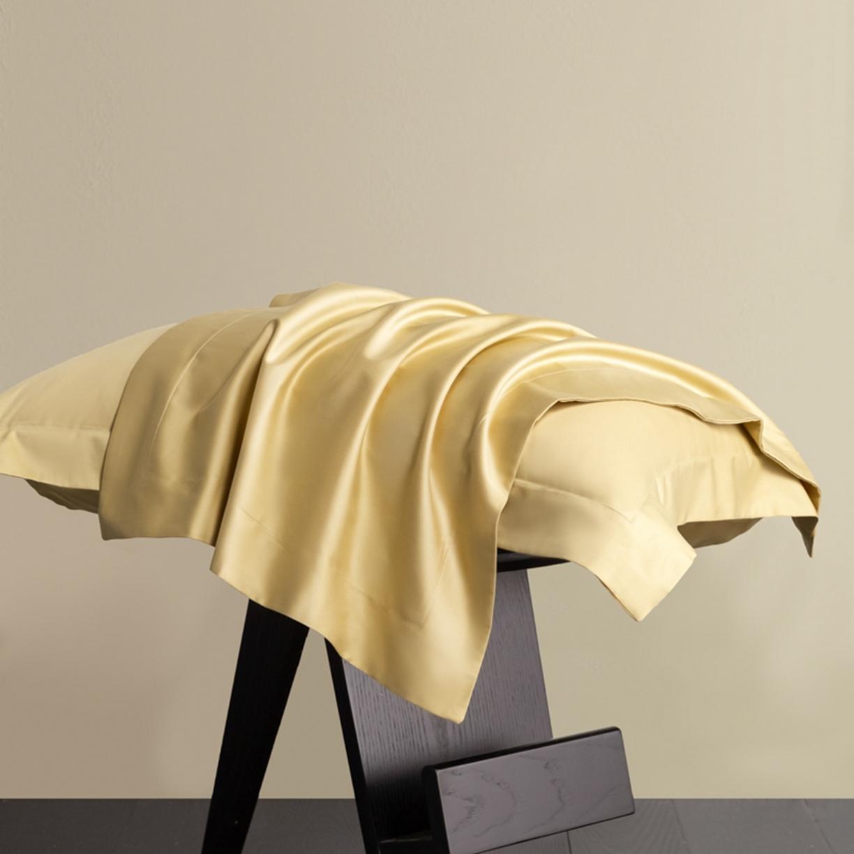 91家纺网 家纺一手货源 找家纺 秀色家纺 2026新款高端Pro+全棉纯棉床笠三件套纯棉床垫保护套简约纯色床套防尘罩单件 梦易-奶茶米