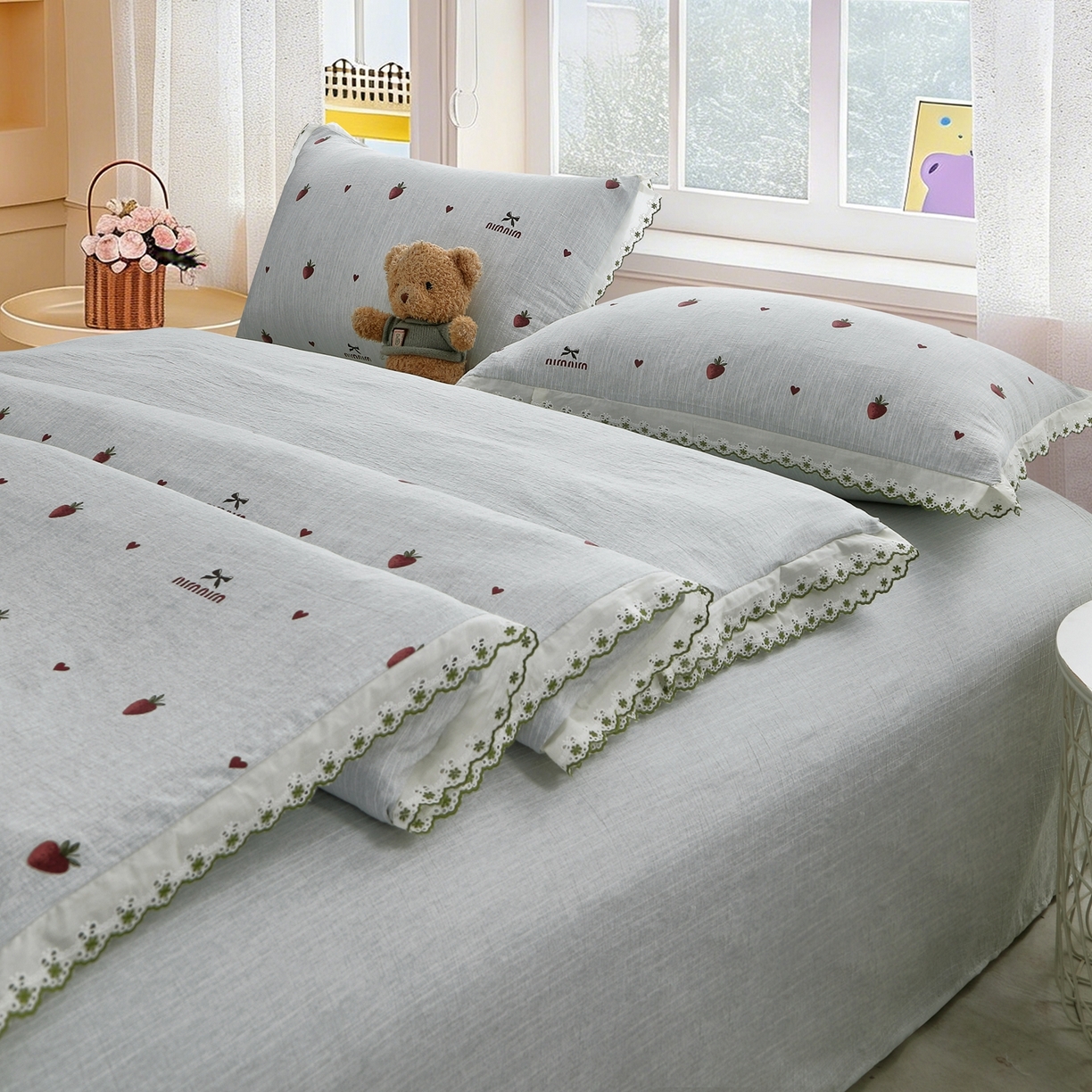 91家纺网 家纺一手货源 找家纺 恋之语 2026新款全棉花边色织水洗棉花边四件套 草莓气泡