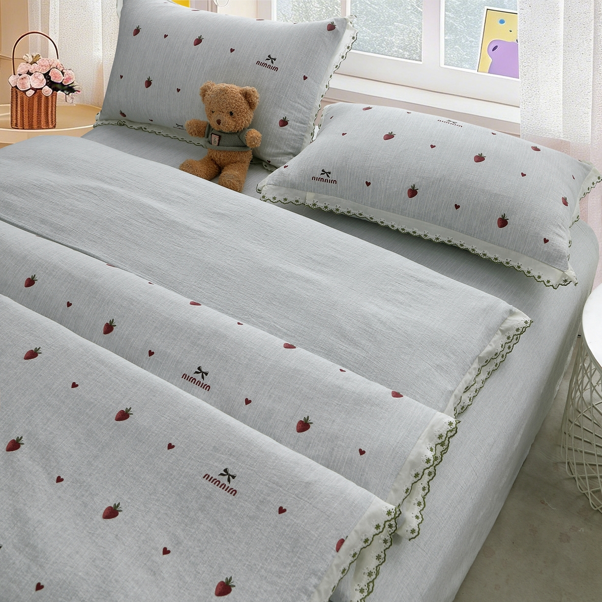 91家纺网 家纺一手货源 找家纺 恋之语 2026新款全棉花边色织水洗棉花边四件套 草莓气泡