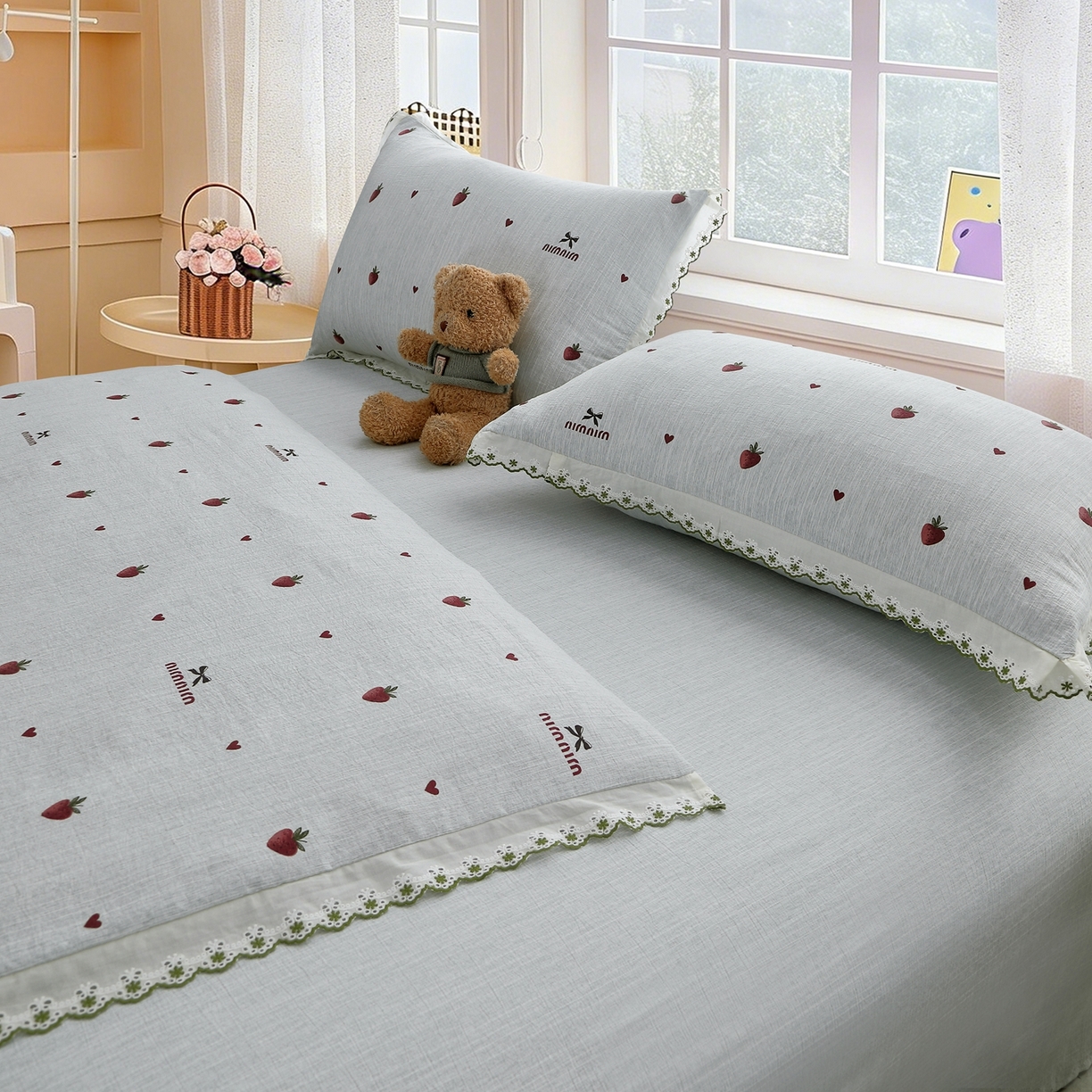 91家纺网 家纺一手货源 找家纺 恋之语 2026新款全棉花边色织水洗棉花边四件套 草莓气泡