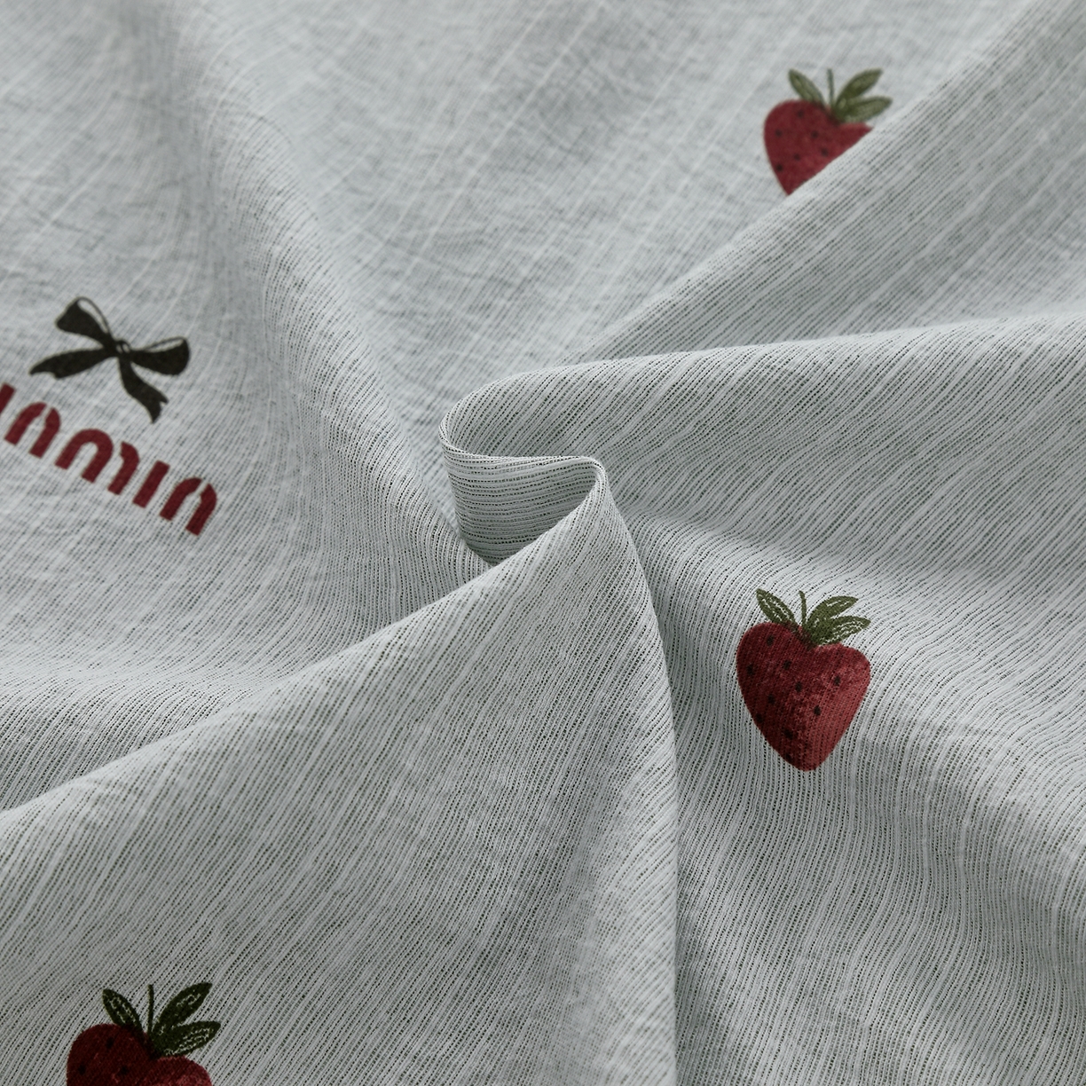 91家纺网 家纺一手货源 找家纺 恋之语 2026新款全棉花边色织水洗棉花边四件套 草莓气泡