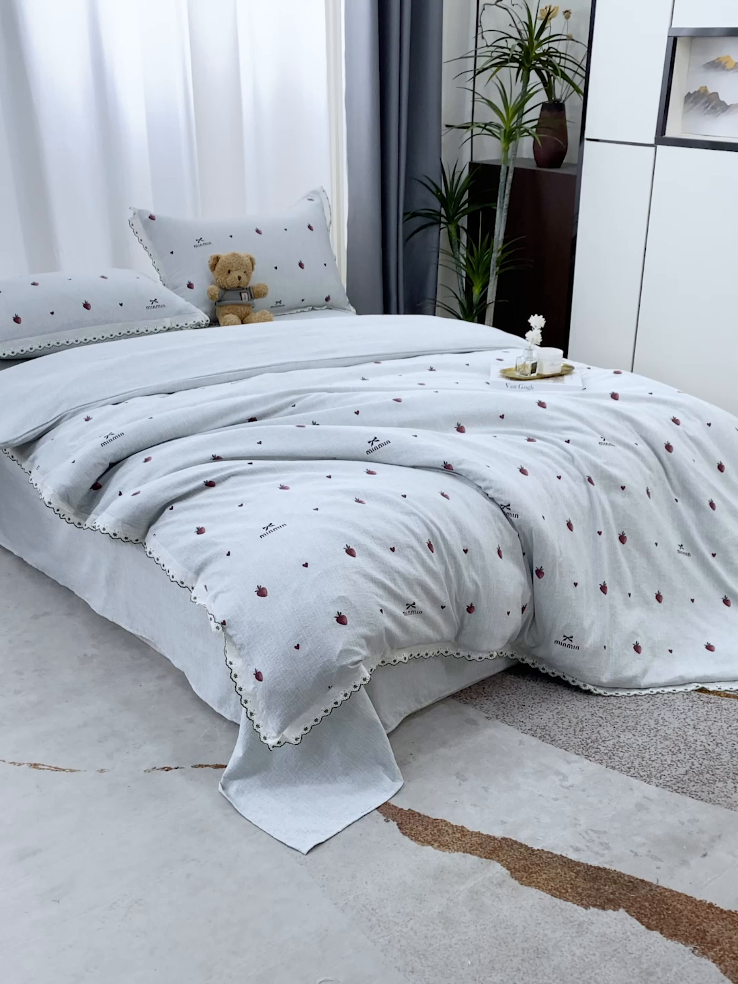 91家纺网 家纺一手货源 找家纺 恋之语 2026新款全棉花边色织水洗棉花边四件套 草莓气泡